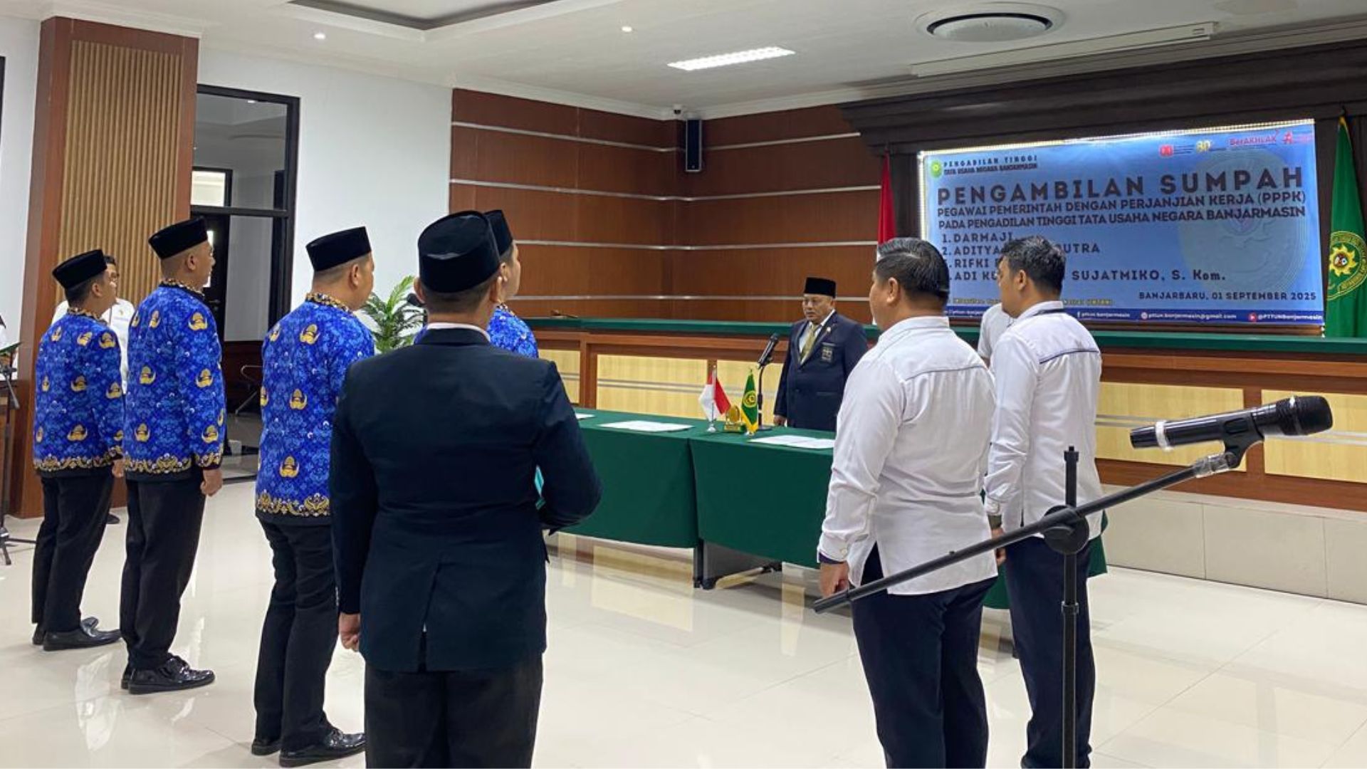 Ketua Pengadilan Tinggi TUN Banjarmasin Melaksanakan Pengambilan Sumpah Kepada Pegawai Pemerintah dengan Perjanjian Kerja (PPPK)