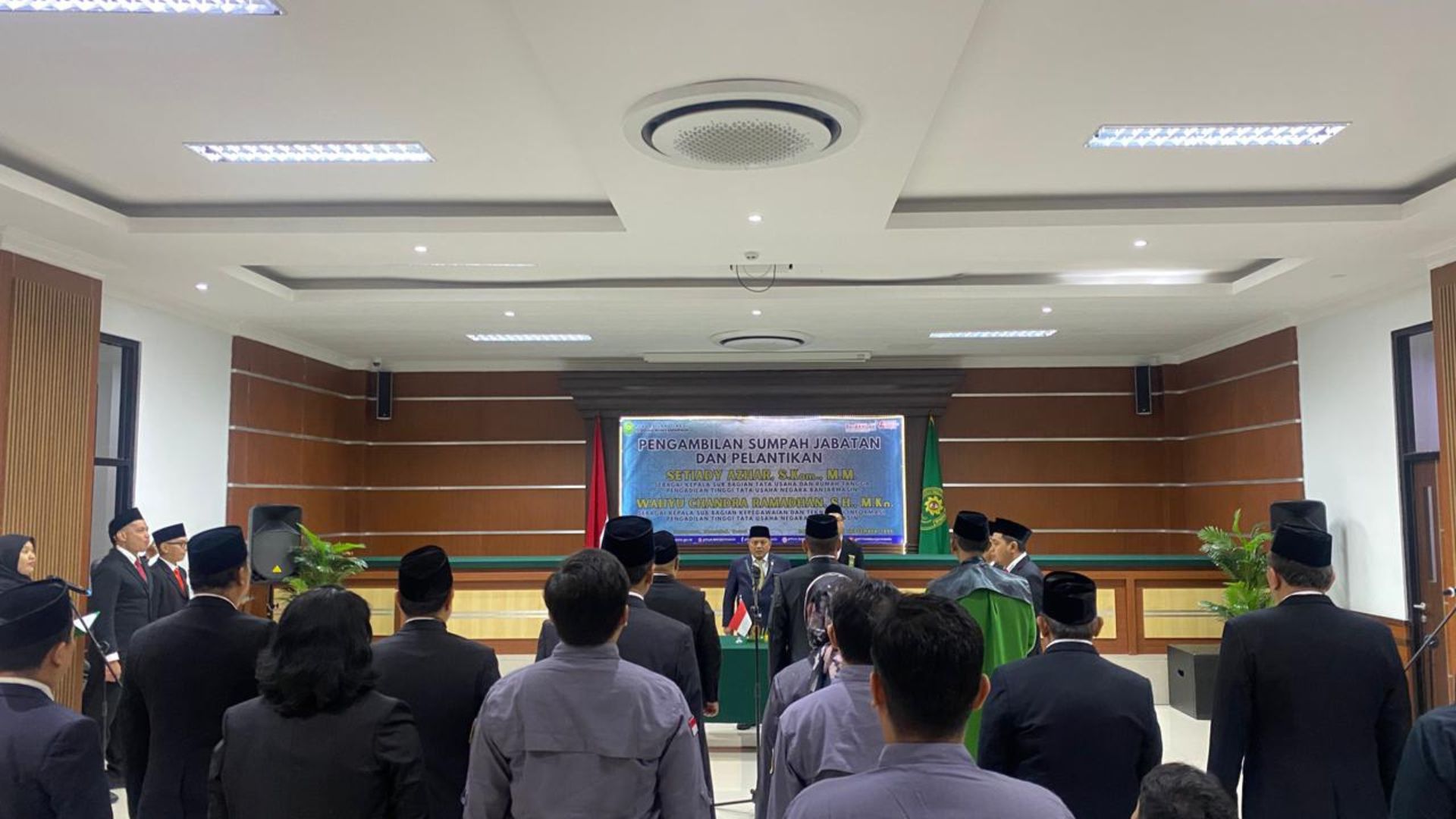 Ketua Pengadilan Tinggi TUN Banjarmasin Lantik Dua Pejabat Struktural di Lingkungan Pengadilan Tinggi TUN Banjarmasin